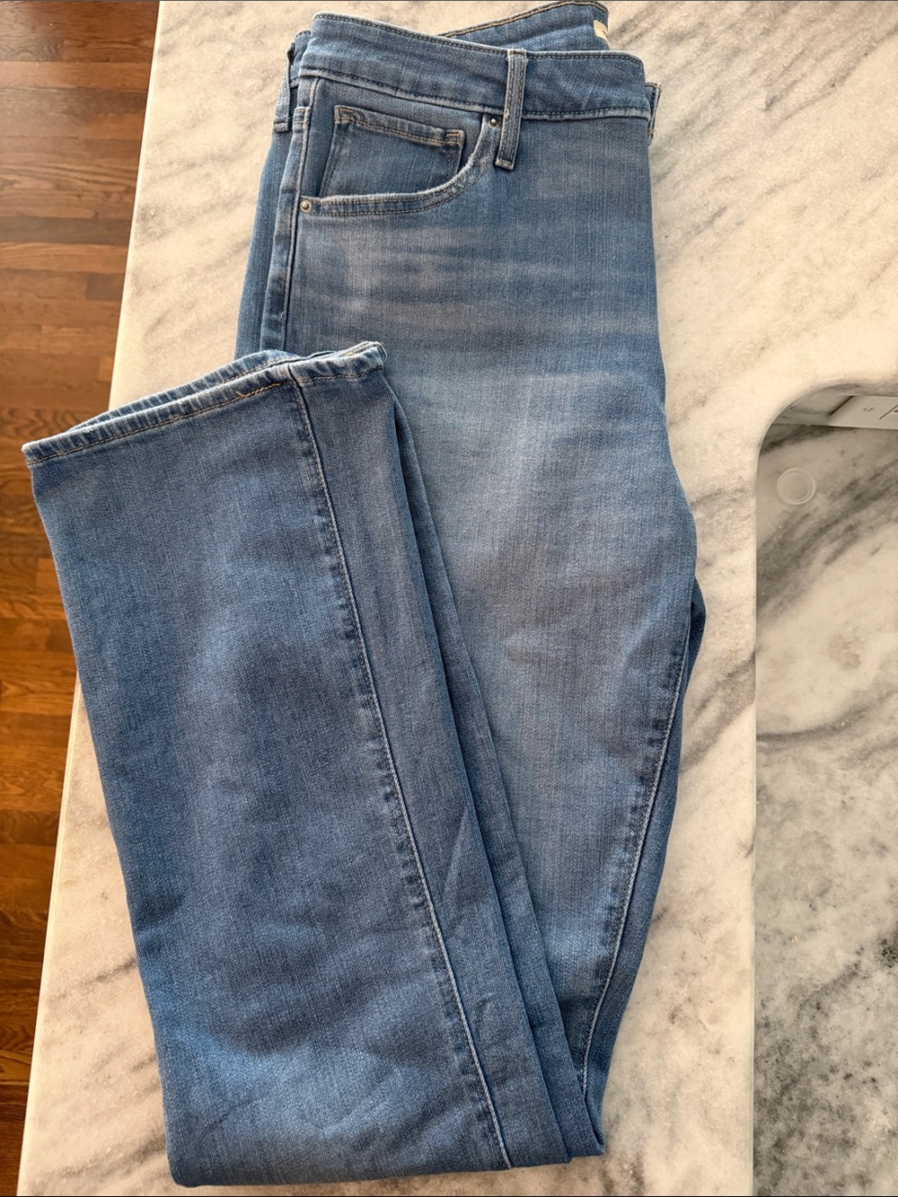 Levi’s 725 High Rise Bootcut Jeans. Size 30x30